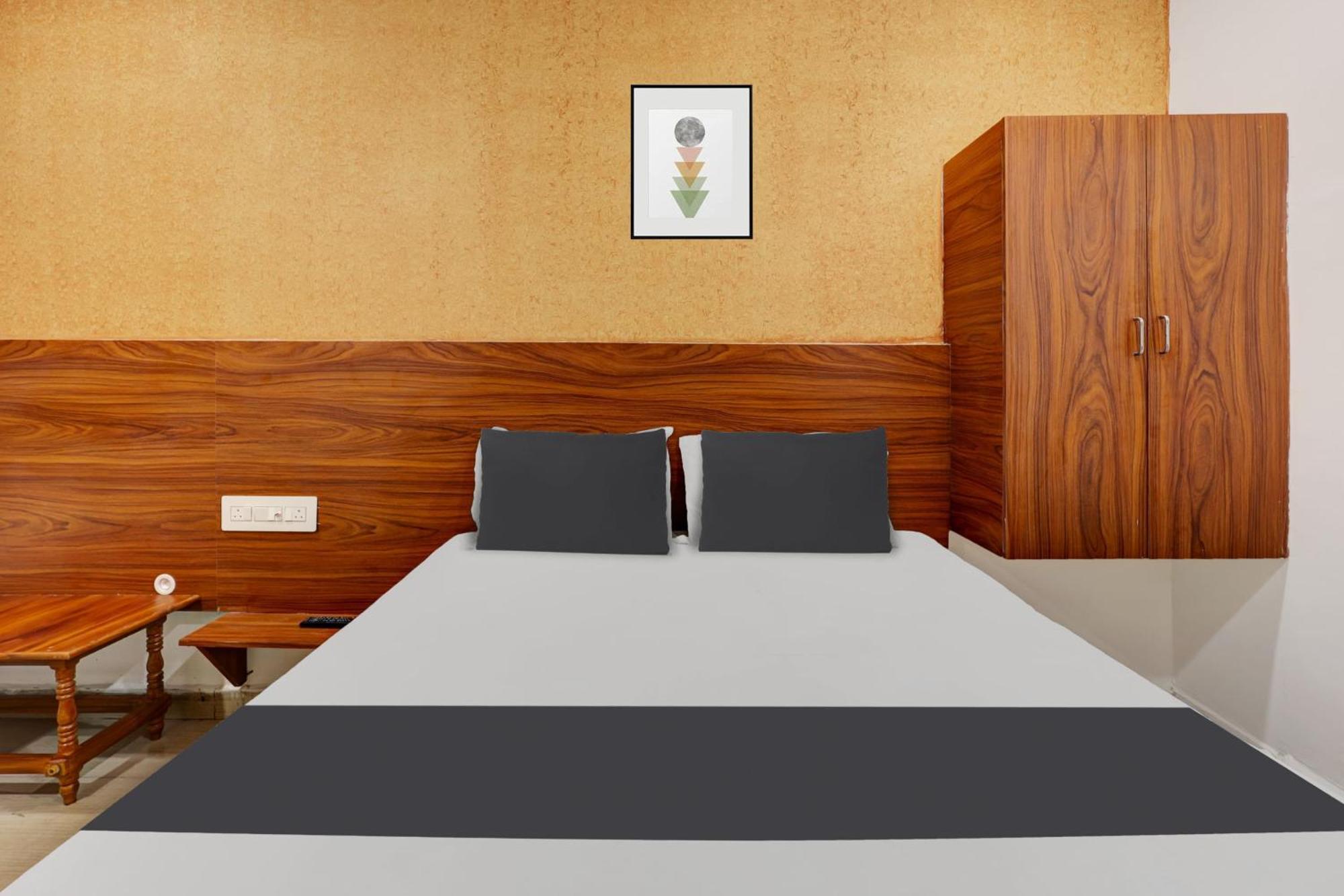 Hotel O Gangothri Lodge Visakhapatnam Zewnętrze zdjęcie