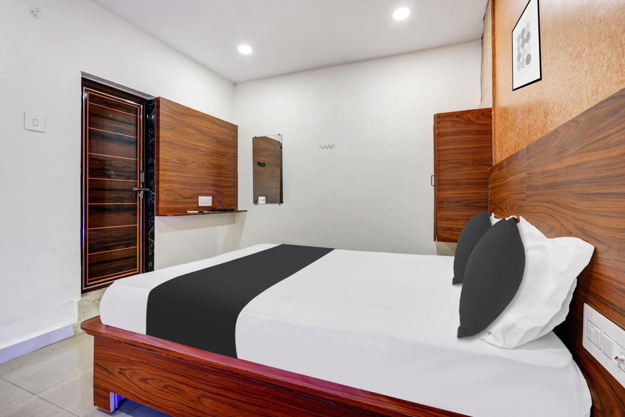 Hotel O Gangothri Lodge Visakhapatnam Zewnętrze zdjęcie