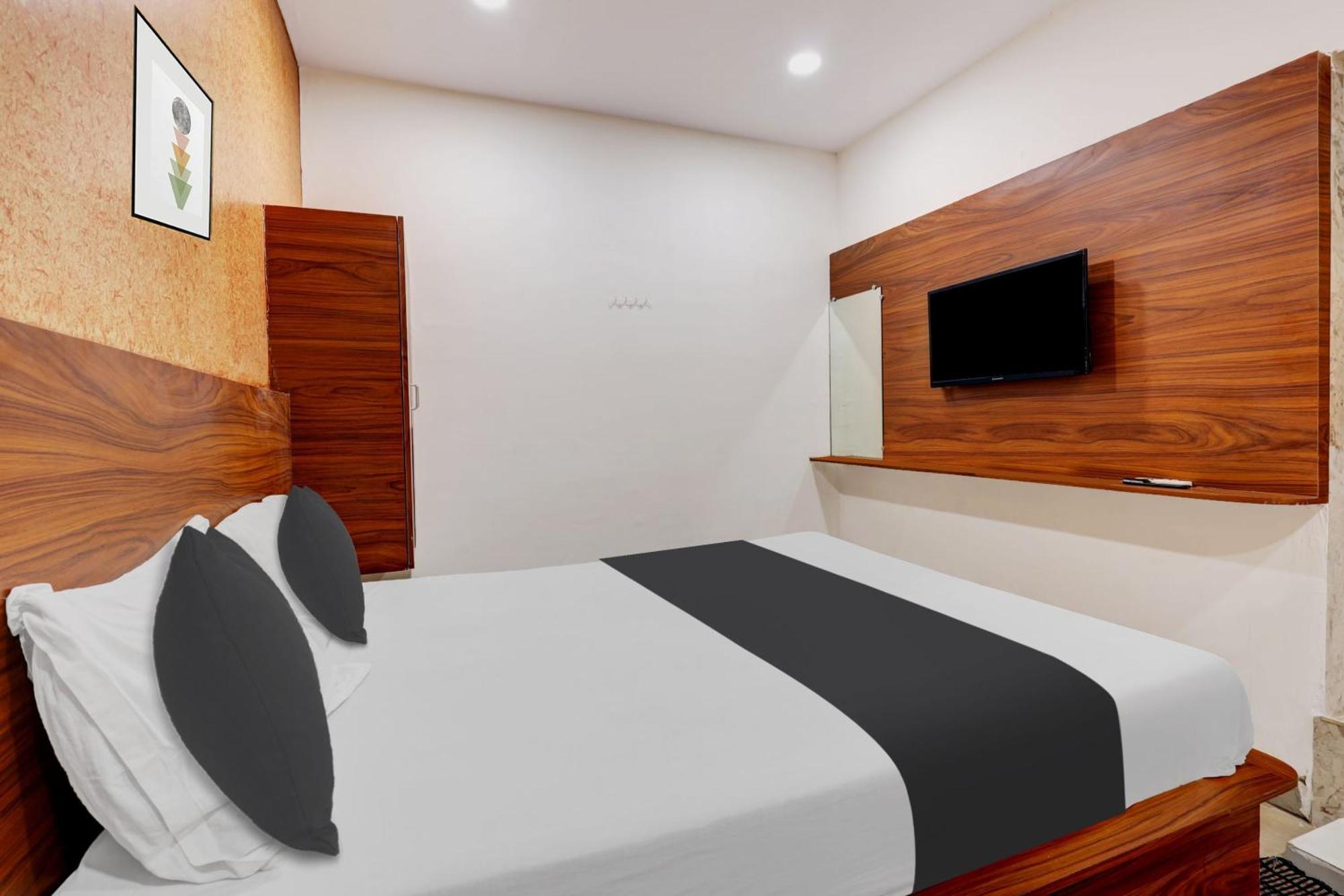 Hotel O Gangothri Lodge Visakhapatnam Zewnętrze zdjęcie